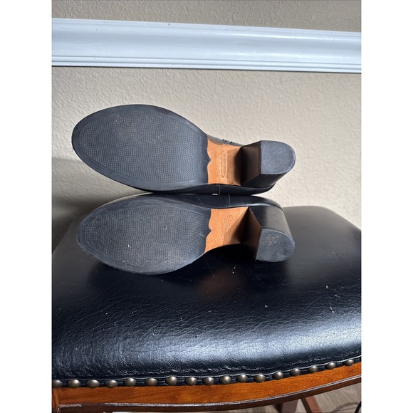 Thursday Boot Co Women's Size 9 US Black Ankle Boots Zipper Leather Bootie - Picture 5 of 7